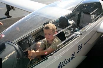 valentin_plane.jpg valentin_plane.jpg